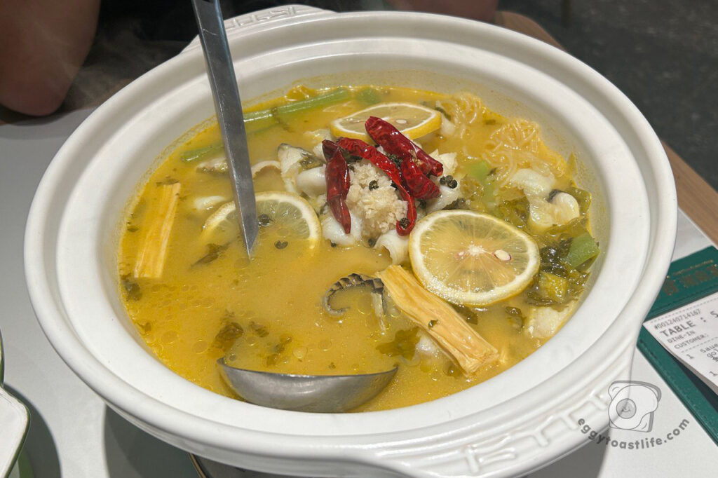 golden broth sour and spicy fish